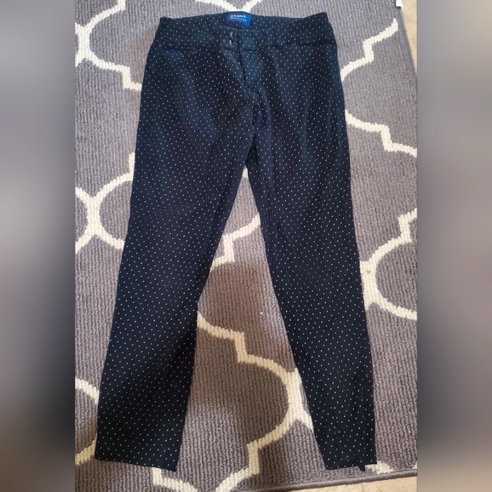 Old Navy Pixie pants womens size 10. Polka Dot GUC